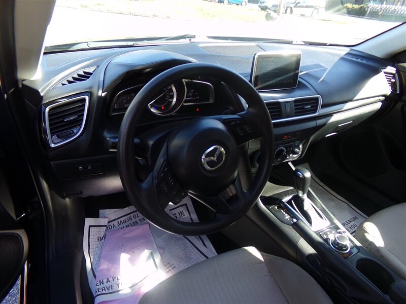 2015 Mazda Mazda3 i Sport   - Photo 9 - Groton, CT 06340