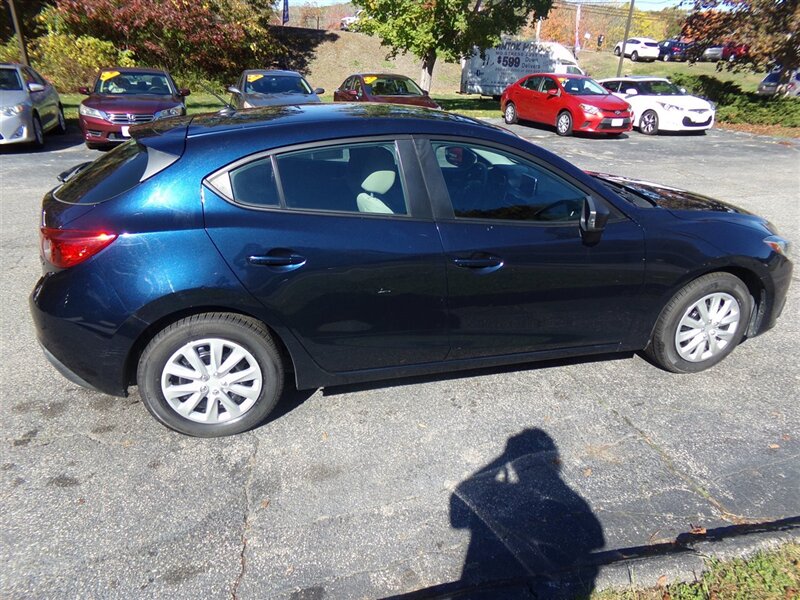 2015 Mazda Mazda3 i Sport   - Photo 8 - Groton, CT 06340