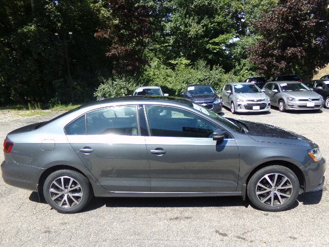 2017 Volkswagen Jetta 1.4T SE - Photo 8 - Groton, CT 06340