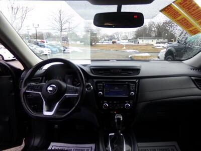 2017 Nissan Rogue SV   - Photo 13 - Uncasville, CT 06382