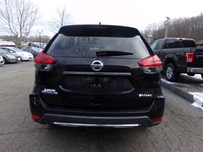 2017 Nissan Rogue SV   - Photo 6 - Uncasville, CT 06382