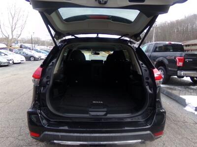 2017 Nissan Rogue SV   - Photo 14 - Uncasville, CT 06382