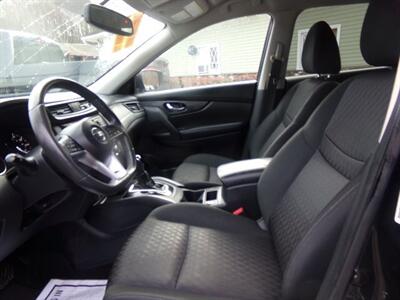 2017 Nissan Rogue SV   - Photo 12 - Uncasville, CT 06382