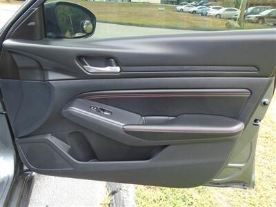 2019 Nissan Altima 2.5 SR   - Photo 20 - Uncasville, CT 06382