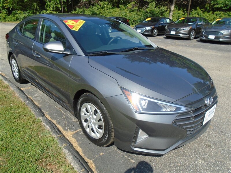 2019 Hyundai ELANTRA SE  