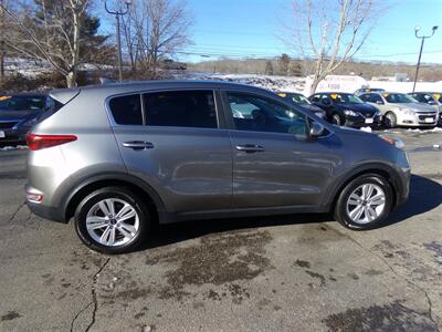 2017 Kia Sportage LX   - Photo 8 - Uncasville, CT 06382