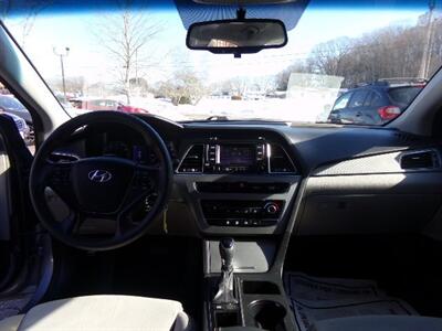 2015 Hyundai SONATA SE   - Photo 10 - Uncasville, CT 06382
