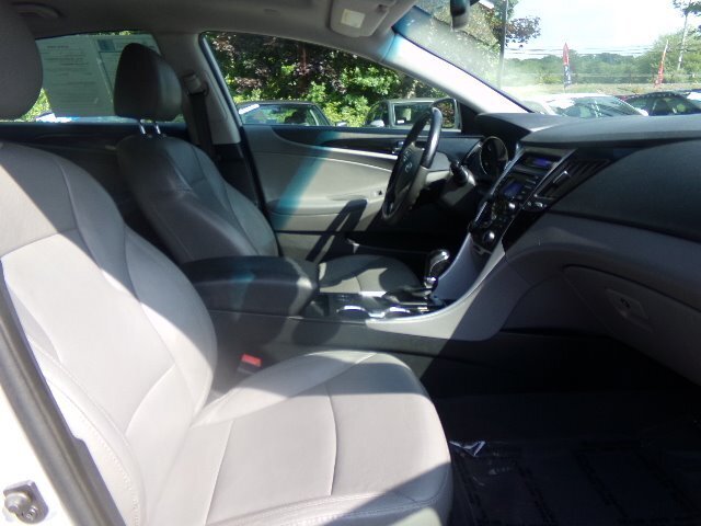 2012 Hyundai SONATA Limited - Photo 11 - Groton, CT 06340