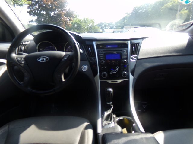 2012 Hyundai SONATA Limited - Photo 14 - Groton, CT 06340