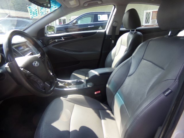 2012 Hyundai SONATA Limited - Photo 13 - Groton, CT 06340