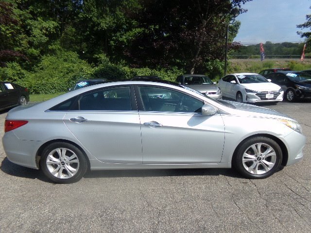 2012 Hyundai SONATA Limited - Photo 8 - Groton, CT 06340