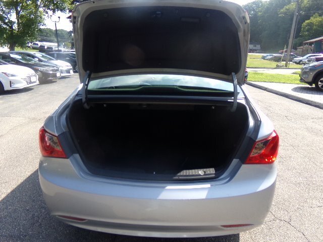 2012 Hyundai SONATA Limited - Photo 9 - Groton, CT 06340