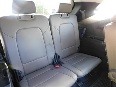 2019 Hyundai SANTA FE XL Limited Ultimate   - Photo 8 - Northfield, IL 60093