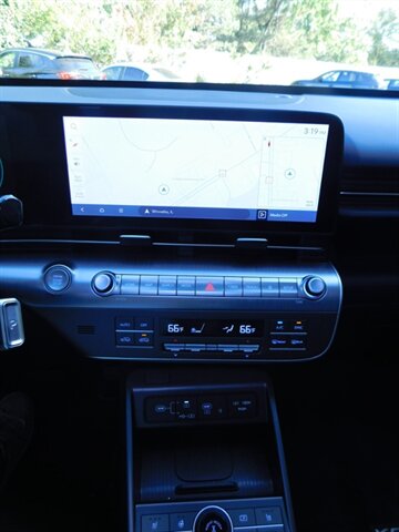 2024 Hyundai Kona Limited - Photo 8