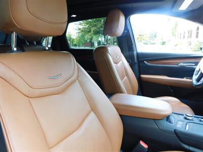 2023 Cadillac XT5 Premium Luxury   - Photo 3 - Northfield, IL 60093