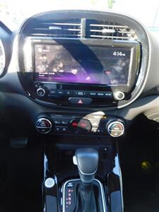 2022 Kia Soul X-Line   - Photo 9 - Northfield, IL 60093