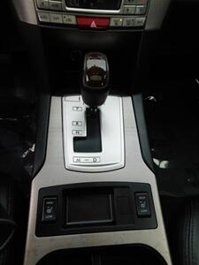 2014 Subaru Legacy 2.5i Limited   - Photo 11 - Northfield, IL 60093