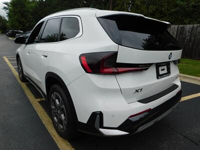 2023 BMW X1 xDrive28i   - Photo 18 - Northfield, IL 60093