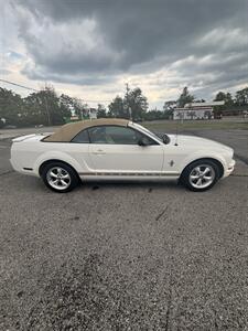 2008 Ford Mustang V6 Deluxe - Photo 4 - Roanoke, VA 24017