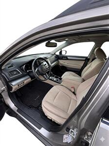 2018 Subaru Outback 2.5i Premium   - Photo 5 - Roanoke, VA 24017