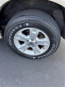 2005 Ford Explorer Eddie Bauer   - Photo 13 - Roanoke, VA 24017