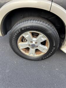 2005 Ford Explorer Eddie Bauer   - Photo 16 - Roanoke, VA 24017