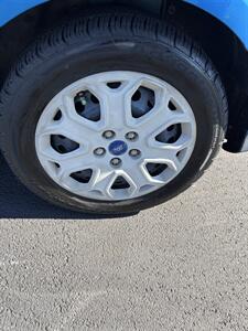 2012 Ford Focus SE   - Photo 6 - Roanoke, VA 24017