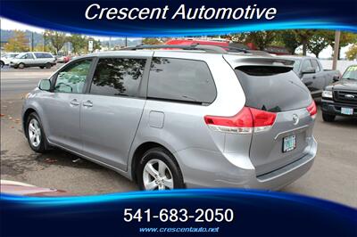 2012 Toyota Sienna LE 8-Passenger   - Photo 8 - Eugene, OR 97402