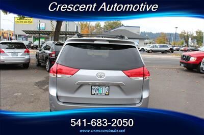 2012 Toyota Sienna LE 8-Passenger   - Photo 7 - Eugene, OR 97402