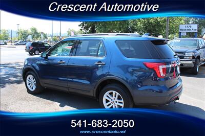 2017 Ford Explorer   - Photo 8 - Eugene, OR 97402