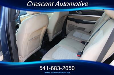 2017 Ford Explorer   - Photo 13 - Eugene, OR 97402