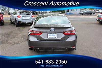 2021 Toyota Camry Hybrid SE   - Photo 7 - Eugene, OR 97402