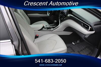 2021 Toyota Camry Hybrid SE   - Photo 12 - Eugene, OR 97402