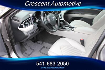 2021 Toyota Camry Hybrid SE   - Photo 10 - Eugene, OR 97402