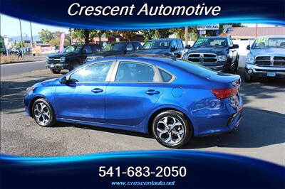 2019 Kia Forte LXS   - Photo 8 - Eugene, OR 97402
