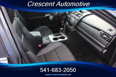 2012 Toyota Camry SE   - Photo 12 - Eugene, OR 97402
