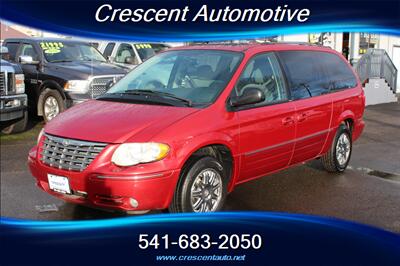 2005 Chrysler Town and Country Limited - Photo 2 - Eugene, OR 97402