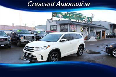 2017 Toyota Highlander LE   - Photo 2 - Eugene, OR 97402