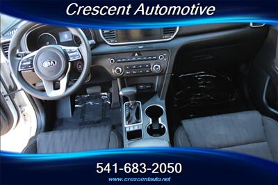 2020 Kia Sportage LX   - Photo 15 - Eugene, OR 97402