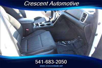2020 Kia Sportage LX   - Photo 16 - Eugene, OR 97402