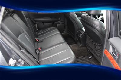 2011 Subaru Outback 3.6R Limited   - Photo 13 - Eugene, OR 97402