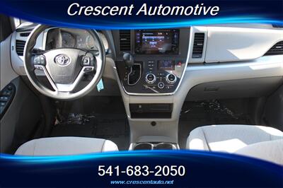 2016 Toyota Sienna LE 8-Passenger - Photo 12 - Eugene, OR 97402