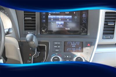 2016 Toyota Sienna LE 8-Passenger - Photo 17 - Eugene, OR 97402