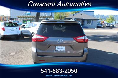 2016 Toyota Sienna LE 8-Passenger - Photo 7 - Eugene, OR 97402