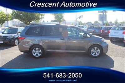 2016 Toyota Sienna LE 8-Passenger - Photo 5 - Eugene, OR 97402