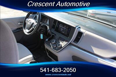 2016 Toyota Sienna LE 8-Passenger - Photo 15 - Eugene, OR 97402