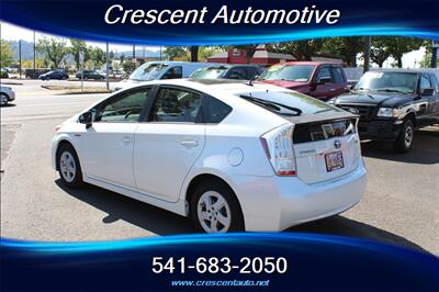 2010 Toyota Prius IV   - Photo 8 - Eugene, OR 97402