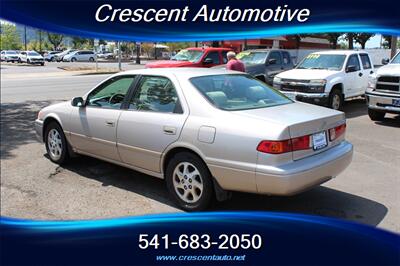 2001 Toyota Camry LE   - Photo 8 - Eugene, OR 97402