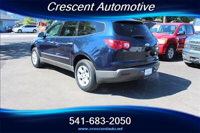 2012 Chevrolet Traverse LS   - Photo 6 - Eugene, OR 97402