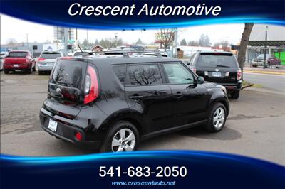 2017 Kia Soul   - Photo 6 - Eugene, OR 97402